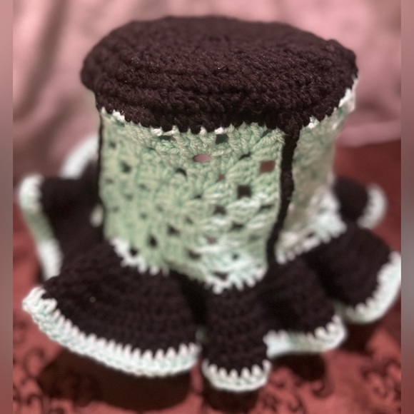 Ruffle hat - Picture 3 of 5